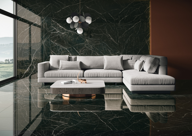 Támadnak a két és fél méteres „MONOLITH” burkolólapok.